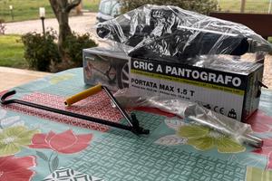 Ruotino di scorta e Cric a pantografo