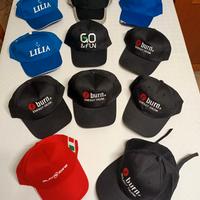 11 Cappellini vari con visiera