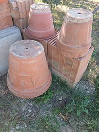 Vasi in terracotta e plastica da esterno
