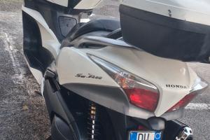 scooter honda swt  400