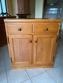 Mobile in legno pregiato con ante e cassetti