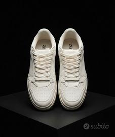 Sneakers Zara bianche color panna