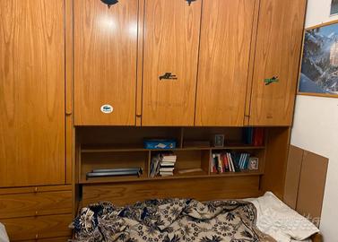 LETTO A PONTE IN LEGNO CON ARMADIO