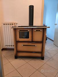 stufa a legna nordica completa di tubi