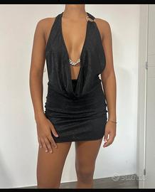 vestiti con scollo