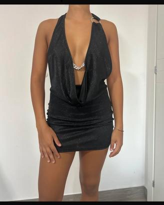 vestiti con scollo