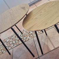 Coppia di tavolini in legno e metallo