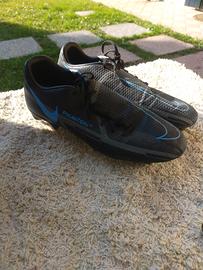 scarpe da calcio Nike Phantom, tacchetti misti. 41