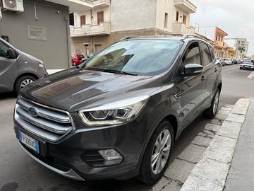 Ford Kuga 1.5 TDCI 120 CV S&S 2WD Powershift Titan