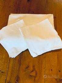 Tovaglia Antica Ricamata a mano