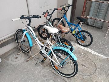 Bicicletta bambino e bambina