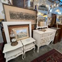 Comò, specchiera e coppia comodini in noce laccato