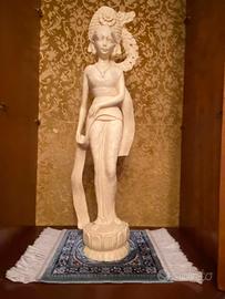 Statuetta decorativa di pietra color Avorio 