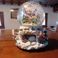 Palla di vetro con neve e carillon