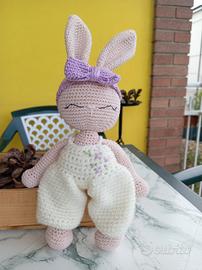 Coniglietta amigurumi fatta a mano