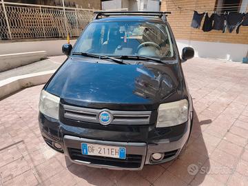 Fiat Panda 4x4 climbing