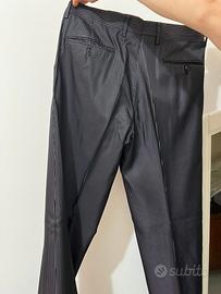 Vestito elegante gessato uomo