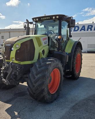 Trattore Claas AXION 810
