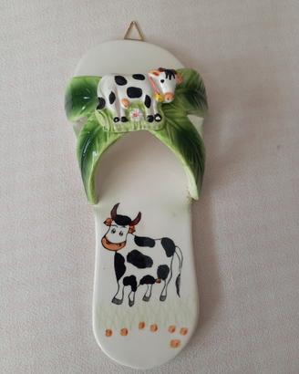 Ciabatta con mucche porta posate in ceramica