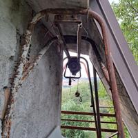 montacarichi professionale a cavalletto e binario