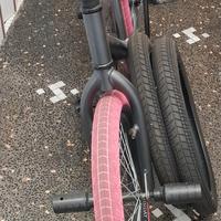 Robusta Bmx in acciaio adatta per tutte l'età.