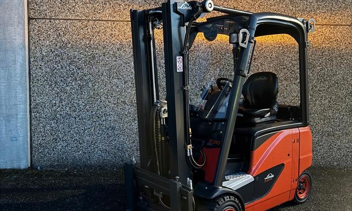 Carrello elevatore elettrico E20PH/02