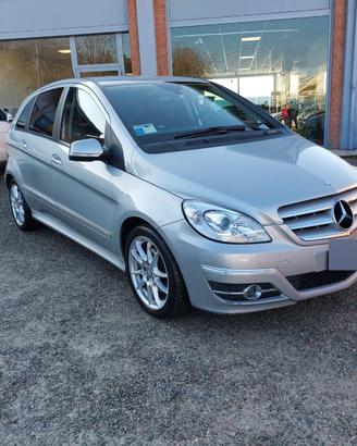 MERCEDES B200 PREMIUM