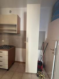 Cucina,comodini,armadio,baule a Grottammare