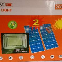 Faro solare 2000w + 2 pannelli + telecomando