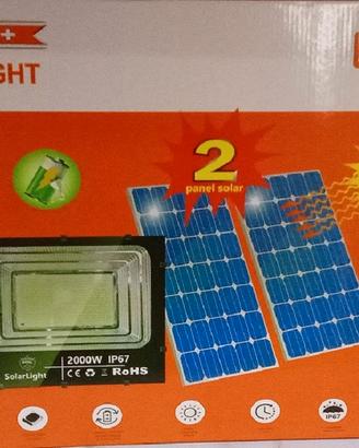 Faro solare 2000w + 2 pannelli + telecomando