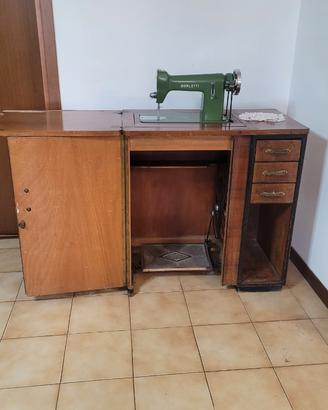Macchina da cucire d'epoca Borletti