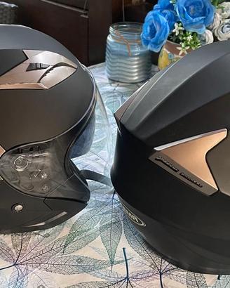 2 caschi moto