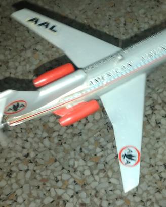 Aereo giocattolo american airlines boeing 727
