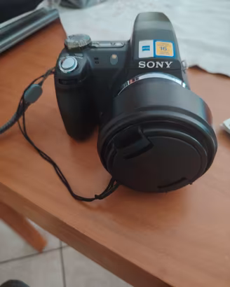 Sony Cyber-shot DSC-HX100V 16,2 MP – Zoom 30x