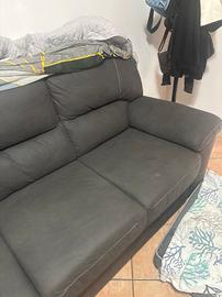 divano in nabuk grigio antracite / nero opaco
