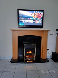 Caminetto elettrico con bruciator + Televisione