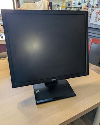 Monitor Acer per PC fisso.