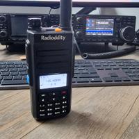 Radio portatile DMR Radioddity GD-77 con basetta
