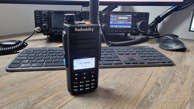 Radio portatile DMR Radioddity GD-77 con basetta