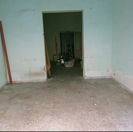 Vendita locale per uso garage, deposito