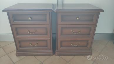 Comodini con cassetti