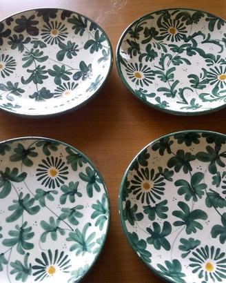 piatti da arredo in ceramica decorati a mano