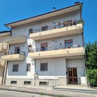 Quadrilocale con cantina zona Arcella