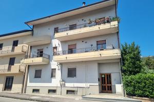 Quadrilocale con cantina zona Arcella