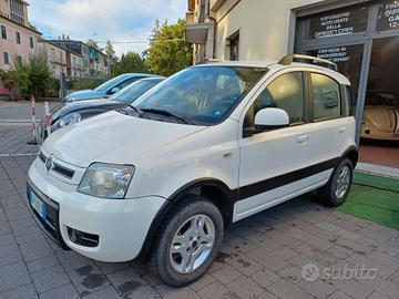 Fiat Panda 1.3 MJT 16V DPF 4x4 Climbing