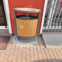 Pattumiera da esterno con raccolta differenziata