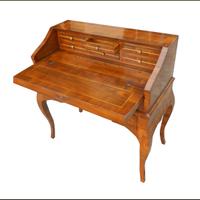 Scrittoio ribalta lastronata a mano in stile 700