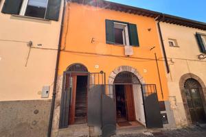 Casa indipendente di 120 m² con 4 locali a Tuscani
