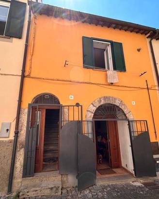 Casa indipendente di 120 m² con 4 locali a Tuscani