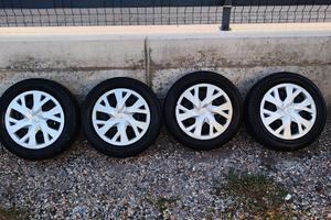 Gomme e cerchi Toyota set Invernale